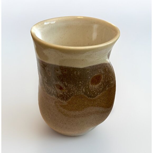 Stoneware Hand Warming Mug 14 oz Desert Sand Clay In Motion Neher 2022 Left Hand - Picture 4 of 16